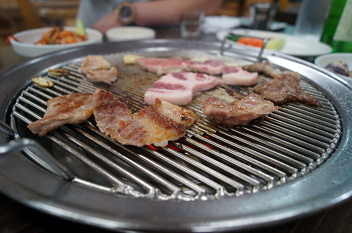 [부산서면맛집] 게눈 감추듯이 사라지는 목살과 된장찌개 ~ 산성목살