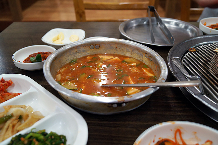 [부산서면맛집] 게눈 감추듯이 사라지는 목살과 된장찌개 ~ 산성목살