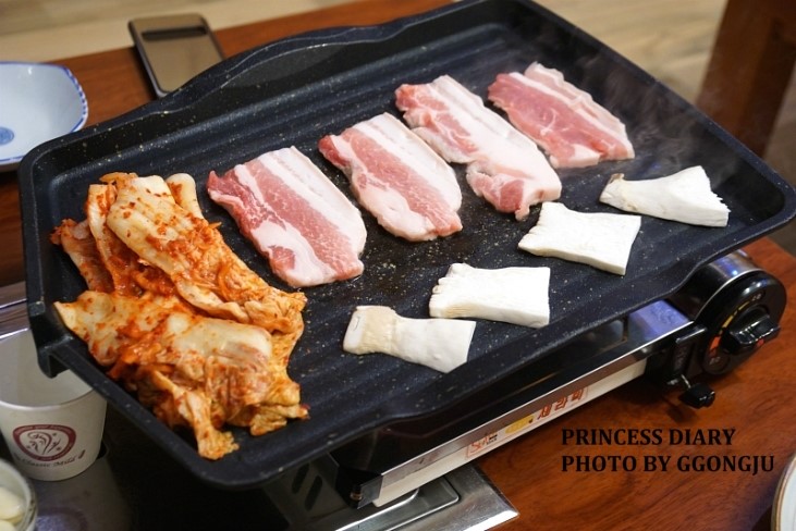 석적맛집 삼겹살이 맛있는 우리한우 (구. 원두막)