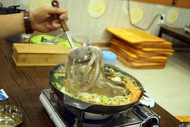 [부산맛집/범일동맛집] 오륙도낙지 - 보양음식 해물연포탕
