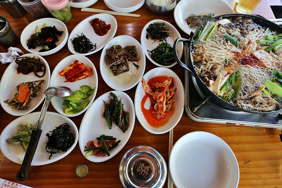 속리산 정기를 받은 산채나물과 버섯전골의 융화 / 속리산맛집/ 다래식당