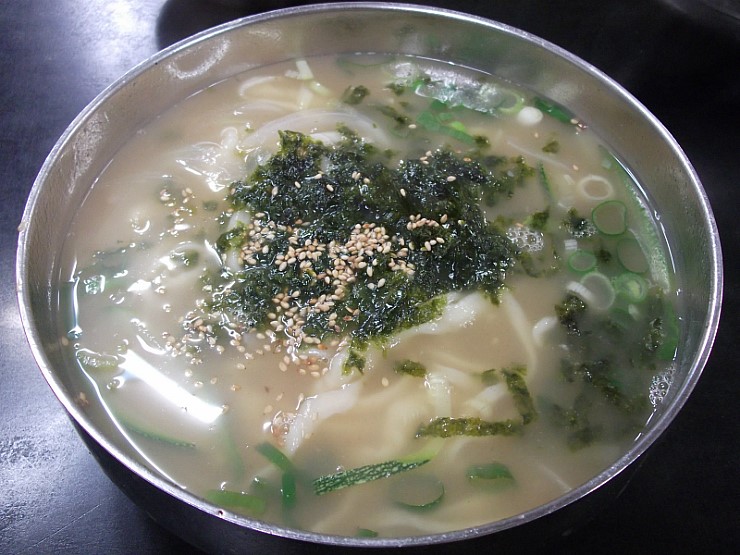<칼국수 TV 맛집> 광명시장 홍두깨 칼국수.