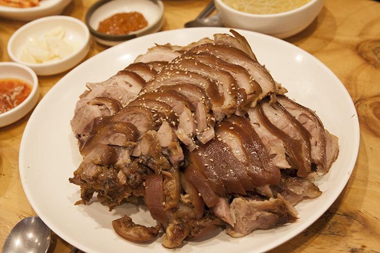 가락동 족발 맛집은 단연 달인수제한방족발이죠!