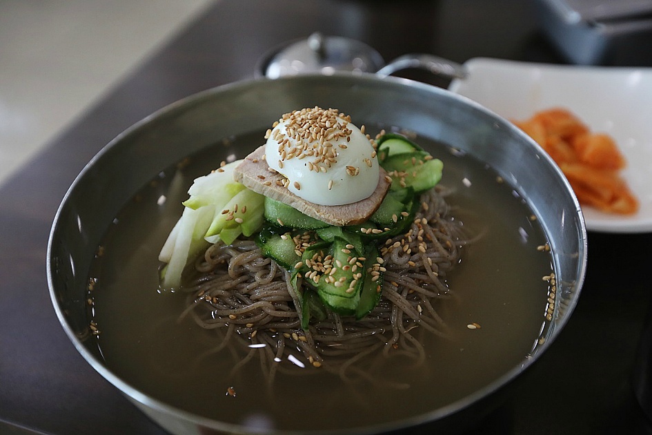 몸에 열이 많으신분 손! / 파주 메밀막국수 오두산