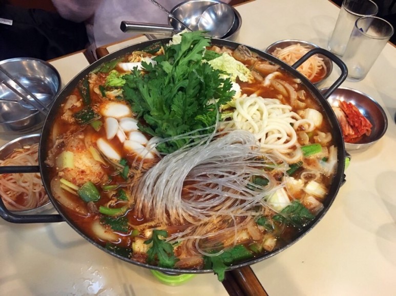 압구정 맛집 두레국수 곱창전골 짱이다!!!!!!