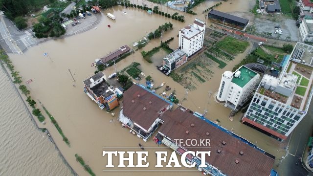 지난 8일부터 내린 폭우로 157건의 산사태가 발생했고 13명이 사망했다. 이재민은 6572명으로 집계됐다. 사진은 해당 기사와 직접적 관련 없음. /더팩트 DB