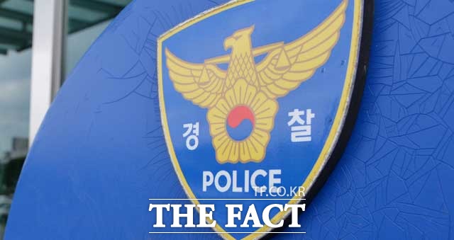 서울 강북구 한 편의점에 차량이 돌진한 사고가 발생해 경찰이 조사 중이다. /더팩트DB