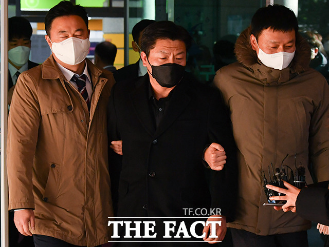 ������ �� ������������ 5�� ���� ���� ������ ���Ｍ������������� ���� ���� �� ������ �ɹ�(��������ɻ�)�� ��ġ�� ������ ������ �ִ�. /����� ���ϱ���