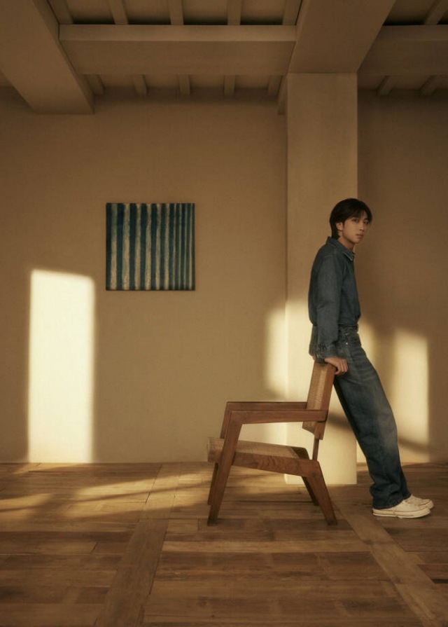 �׷� ��ź�ҳ���� RM�� ù ���� �ַξٹ����� �ؿ� ��ü�κ��� ȣ���� �ް� �ִ�. /����Ʈ ���� ����