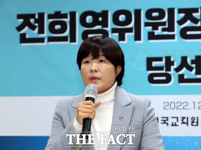  뵿  \