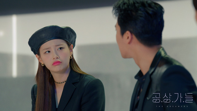 ()  15 濵  EBS '󰡵' 6 '̵  '  ϼ() ̾߱⸦ ɰ ǥ ûϰ ִ. /EBS 