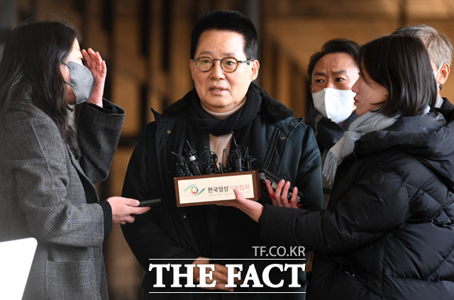    14   ʱ ߾û   ǰ   ź ⼮   ִ. /̻ 