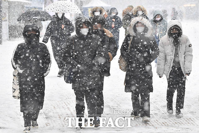    뼳Ǻ  5ø  ƴ. ǿ 뼳Ǻ ȿ 15    ϵ ϴ뿡 ùε Ÿ Ȱ ִ. / ϱ