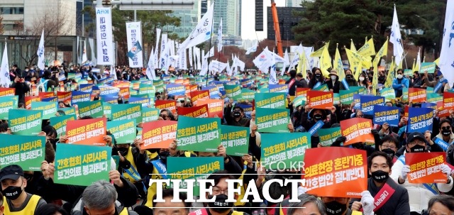 Ƿ谡 ȣ ó찳   ȣ  ѷΰ Ƿ   ϰ ¼鼭 1 Ѱ ı ã ϰ ִ.  ǺǷῬ Ҽ ü ȸ   ǵ ȸ տ  'ȣ   400 ǺǷῬ ѱȱȸ' ȣ ݴ   ִ./ý