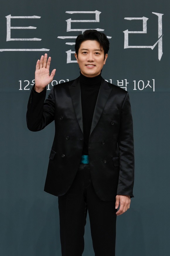   19 ù  յ SBS  ȭ 'ƮѸ' ȸǿ ߵ  þ ûڵ ȹ ȳѴ. /SBS 