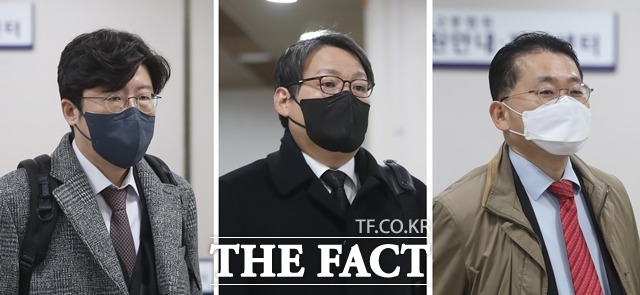 ±èÇÐÀÇ Àü ¹ý¹«ºÎ Â÷°ü¿¡ ´ëÇÑ Ãâ±¹±ÝÁö Á¶Ä¡ ´ç½Ã ½Ç¹«¸¦ ¸Ã¾Ò´ø À̱Կø(¿ÞÂʺÎÅÍ) °Ë»ç, À̱¤Ã¶ Àü û¿Í´ë ¹ÎÁ¤ºñ¼°ü, Â÷±Ô±Ù Àü ¹ý¹«ºÎ ÃâÀÔ±¹¿Ü±¹ÀÎÁ¤Ã¥º»ºÎ º»ºÎÀå. /´º½Ã½º