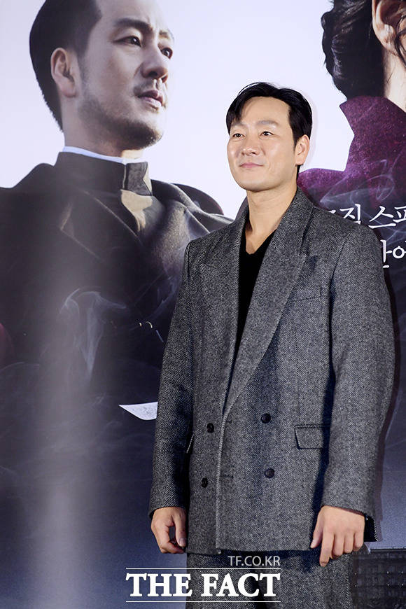 [Ʈ̼ȭ ]  ؼ 19   걸 CGVũ  ȭ '' ۺȸ  ϰ ִ.