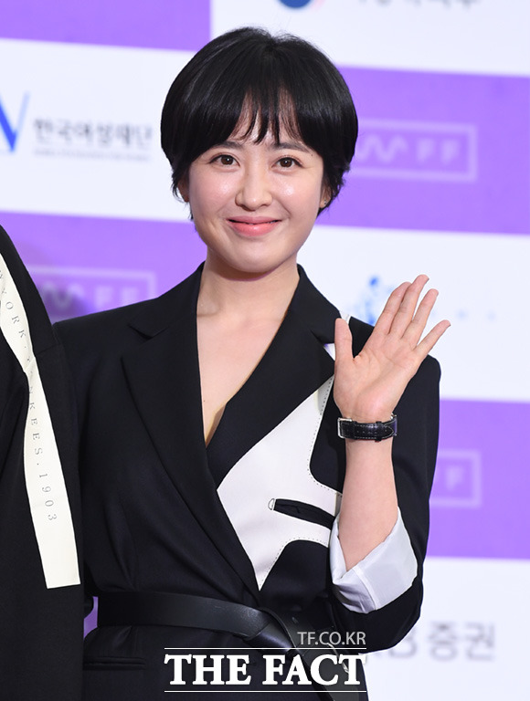 [ƮӼ ]   29    굿 ȭ  21ȸ ﱹȭ Ŀ ϰ ִ. limsejun0423@tf.co.kr ȹ photo@tf.co.kr