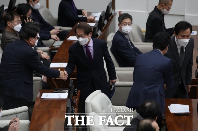 ñû ⵵  Ⱥ 5688 谨Ǹ鼭    ߵ    Ұ.   ñ  16 ȸ  315ȸ ȸ 6 ȸǿ ϸ ǿ λ縦  ִ./ý