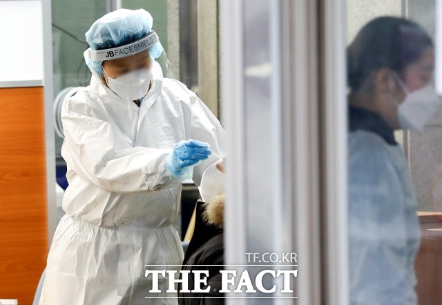  ڷγ19 ű Ȯڰ 75744 ߻ߴ.    Ǽ ҿ ù ڷγ19 ˻縦 ް ִ./ý