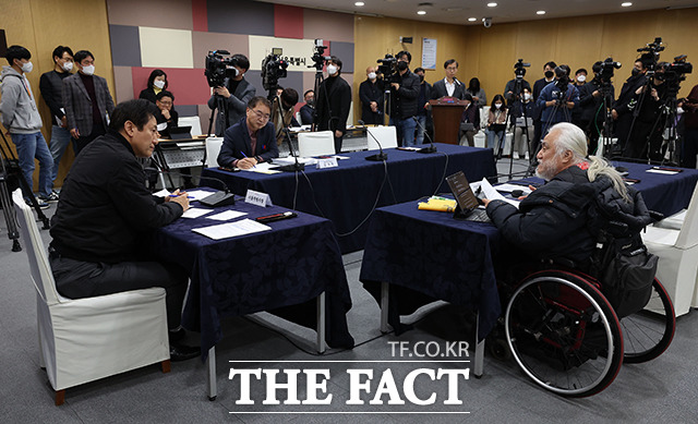 ¿À¼¼ÈÆ ¼¿ï½ÃÀå°ú Àü±¹Àå¾ÖÀÎÂ÷º°Ã¶Æó¿¬´ë(ÀüÀ忬) °£ ´Üµ¶¸é´ãÀÌ º°´Ù¸¥ ¼Òµæ ¾øÀÌ ³¡³ °¡¿îµ¥, ÀÌÈÄ ÁøÇàµÈ Àå¾ÖÀÎ ´ÜüÀÇ ¸é´ã¿¡¼´Â ÀüÀ忬À» ÇâÇÑ ¼ºÅä°¡ ½ñ¾ÆÁ³´Ù./À̵¿·ü ±âÀÚ