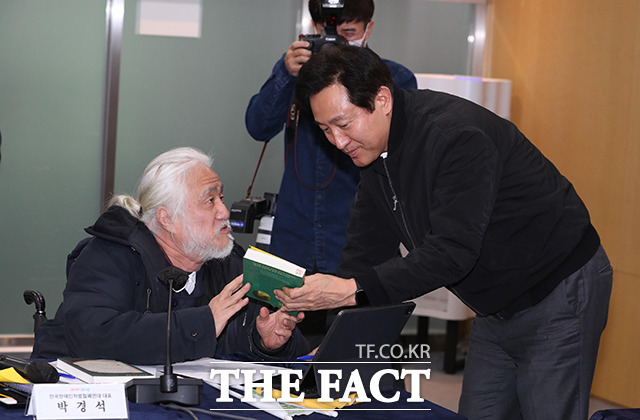 �ڰ漮 �������������ö�󿬴� ���Ӱ�����ǥ�� 2�� ���� �����û���� ���� ������ �������� ��㿡�� ���� �ڷḦ �����ϰ� �ִ�. /�̵��� ����