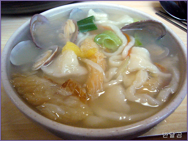 청학동 항아리칼국수(수원시/남창동)...황태와 바지락으로 우려낸 감칠 맛나는 칼국수...