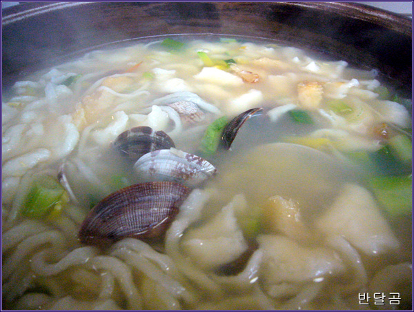 청학동 항아리칼국수(수원시/남창동)...황태와 바지락으로 우려낸 감칠 맛나는 칼국수...