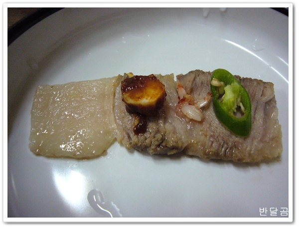 용둔막국수(횡성/우천면)... 편육과 막국수...