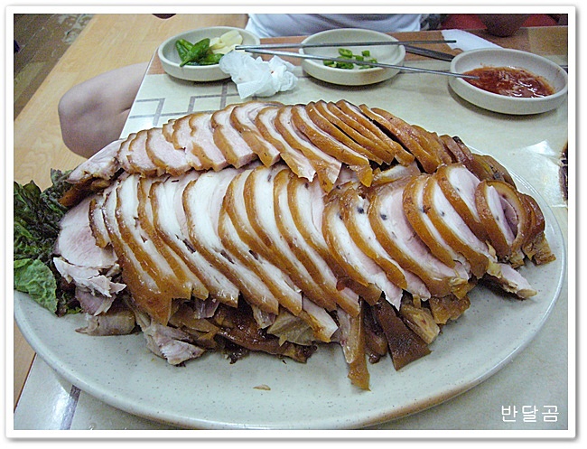 화서 왕족발, 순대국(수원시/화서동)...재래시장의 넉넉한 인심이 살아있는 집...